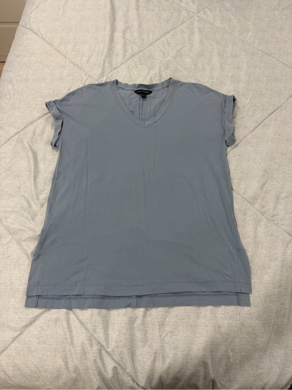 Banana Republic Women’s V-Neck T-Shirt in Dusty Blue